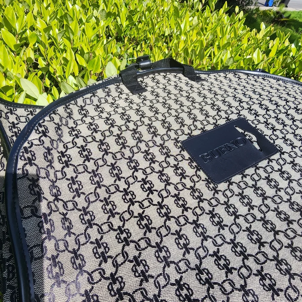 Bueno monogram garment